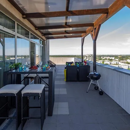 Skyhouse Private Penthouse And Apartamento
